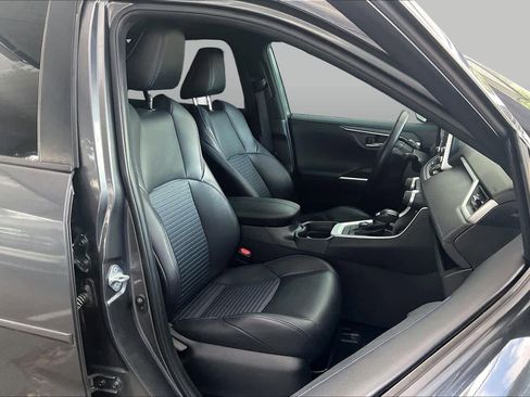 Used 2021 Toyota RAV4 XSE AWD/4WD image 9