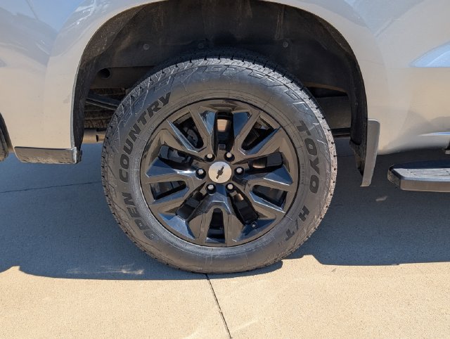 Used 2023 Chevrolet Silverado 1500 RST AWD/4WD image 3