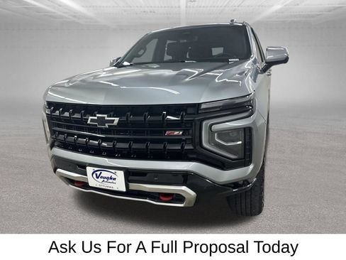 Used 2025 Chevrolet Suburban Z71 AWD/4WD image 6
