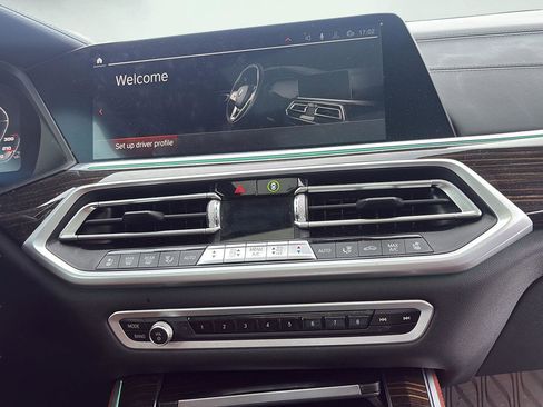 Used 2021 BMW X5 M50i w/ Executive Package image 18