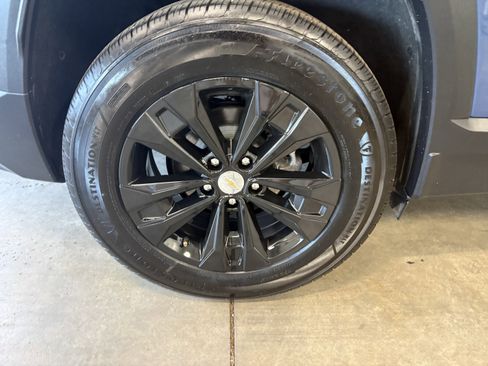 Used 2025 Chevrolet Equinox LT w/ Convenience Package II FWD image 31