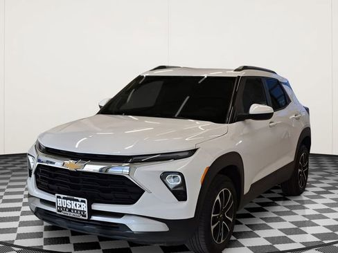 Used 2025 Chevrolet TrailBlazer LT w/ Driver Confidence Package AWD/4WD image 9