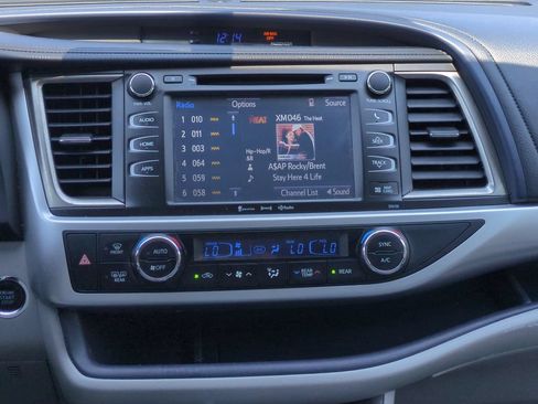 Used 2016 Toyota Highlander XLE FWD image 21
