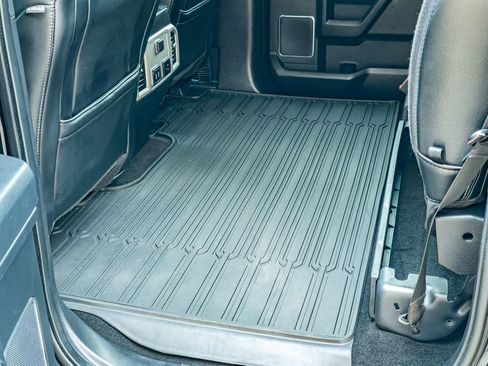 Used 2019 Ford F150 Lariat image 30