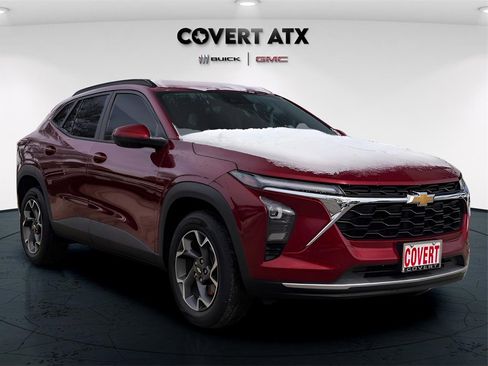 Used 2024 Chevrolet Trax LT w/ Driver Confidence Package image 9