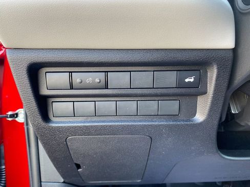 New 2025 Mitsubishi Outlander SE image 14