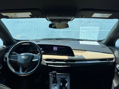 Used 2025 Cadillac XT4 Premium Luxury FWD image 32