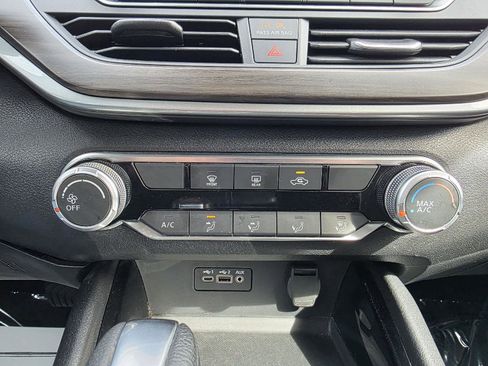 Used 2024 Nissan Altima 2.5 SV image 23