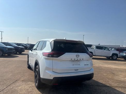Certified 2024 Nissan Rogue SV AWD/4WD image 15