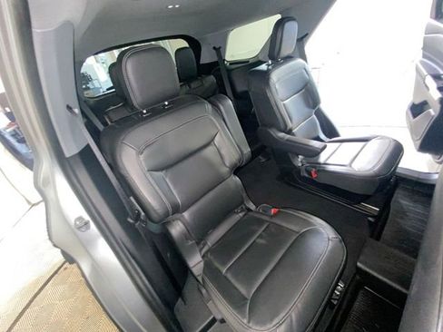 Used 2022 Ford Explorer XLT w/ Equipment Group 202A AWD/4WD image 10