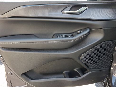 New 2026 Jeep Grand Cherokee Laredo X image 8