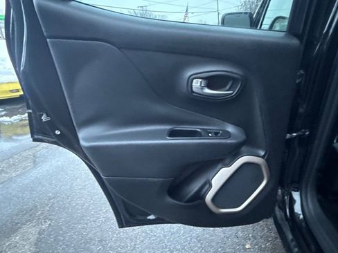 Used 2015 Jeep Renegade Limited image 13