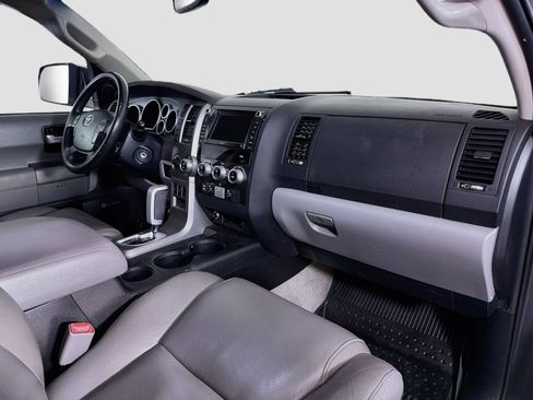 Used 2011 Toyota Sequoia Limited AWD/4WD image 34