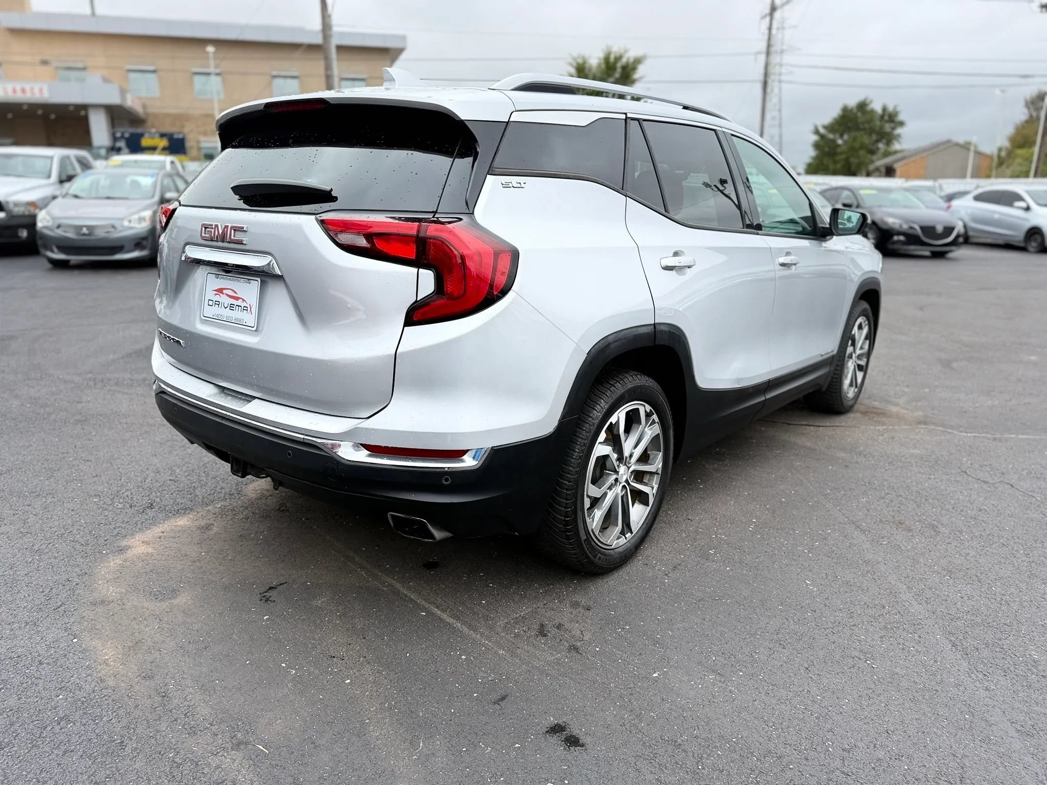 Used 2018 GMC Terrain SLT w/ Preferred Package FWD image 3