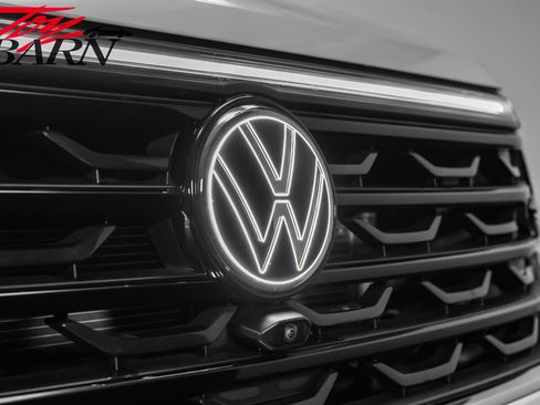 Used 2024 Volkswagen Atlas SEL Premium R-Line image 9