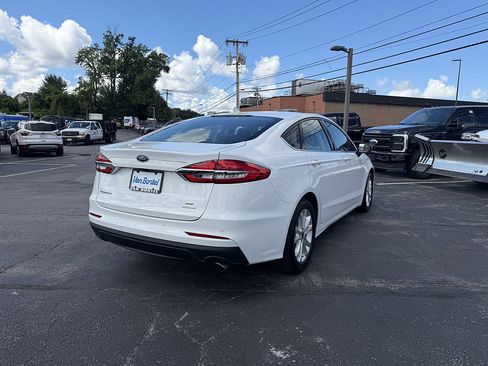 Used 2020 Ford Fusion SE FWD image 7