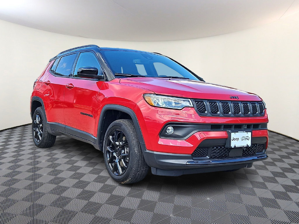 Used 2023 Jeep Compass Latitude w/ Convenience Group AWD/4WD image 1