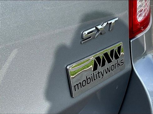 Used 2020 Dodge Grand Caravan SXT FWD image 24