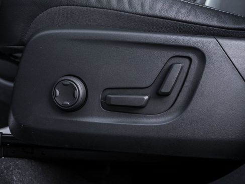 Used 2023 Volvo XC40 B5 Plus w/ Driver Assist Package image 16