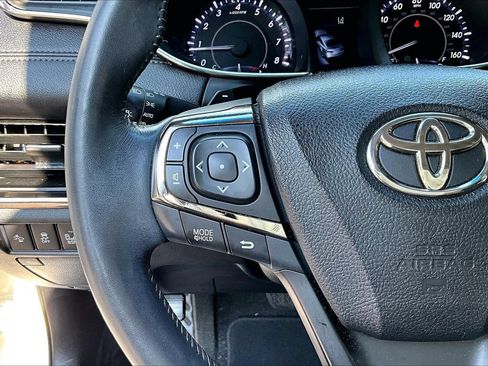 Used 2017 Toyota Avalon Touring FWD image 10