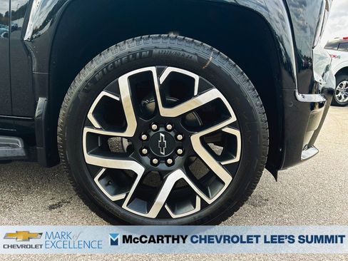 New 2024 Chevrolet Silverado EV RST image 13