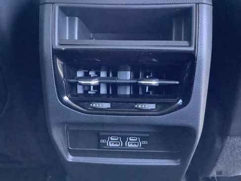 Certified 2023 Jeep Grand Cherokee Laredo AWD/4WD image 21