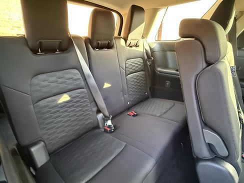 Used 2025 Nissan Pathfinder SV FWD image 20