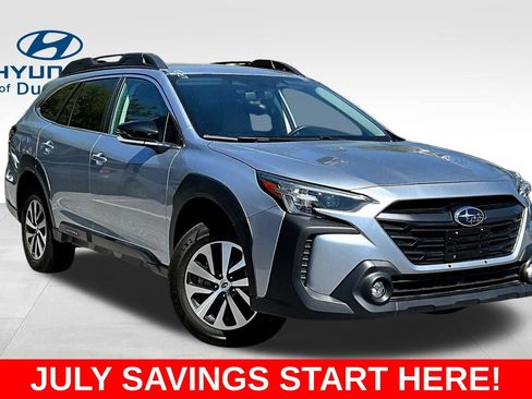 Used 2023 Subaru Outback Premium AWD/4WD image 3