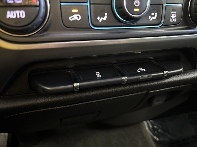 Used 2018 Chevrolet Silverado 1500 LT w/ All Star Edition AWD/4WD image 27