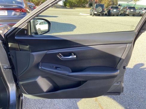 Used 2024 Nissan Sentra SV image 31