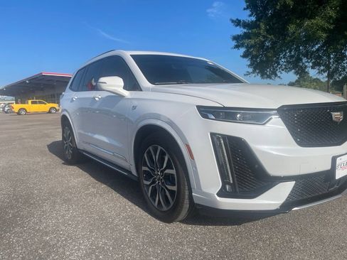 Used 2021 Cadillac XT6 Sport w/ Platinum Package AWD/4WD image 10