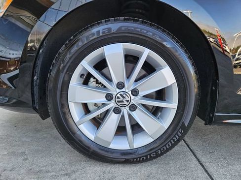 Used 2016 Volkswagen Jetta SE FWD image 9