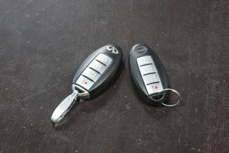 Used 2009 INFINITI G37 Convertible w/ Premium Pkg RWD image 3