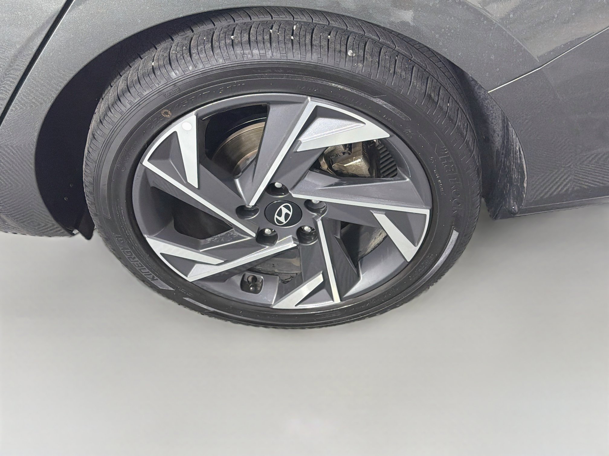 Used 2025 Hyundai Elantra Limited FWD image 11