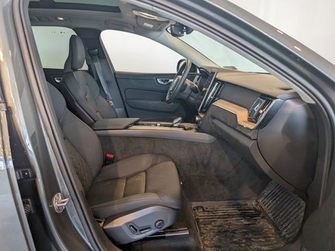 Used 2026 Volvo XC60 B5 Core w/ Climate Package image 28