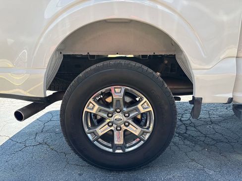 Used 2022 Ford F150 XLT w/ XTR Package image 12