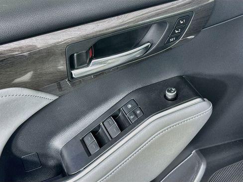 Used 2021 Toyota Highlander Platinum FWD image 15