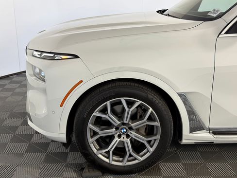 Used 2023 BMW X7 xDrive40i w/ Premium Package image 9