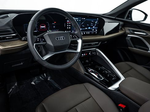 New 2025 Audi Q5 Premium image 9