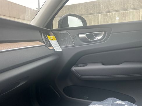 New 2026 Volvo XC60 B5 Plus w/ Protection Package Premier image 20