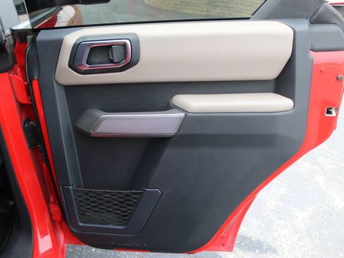Used 2023 Ford Bronco Wildtrak AWD/4WD image 13