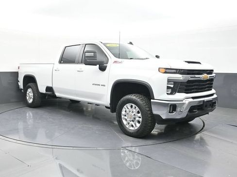 Used 2024 Chevrolet Silverado 2500 LT AWD/4WD image 20