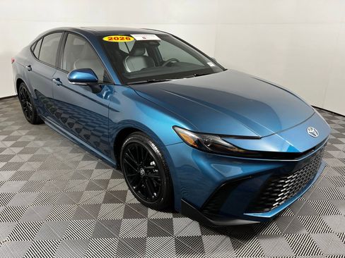 Used 2026 Toyota Camry SE w/ Multimedia Upgrade Package FWD image 3
