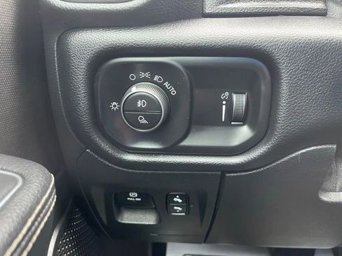 Used 2019 Jeep Wrangler Unlimited Sport S AWD/4WD image 32