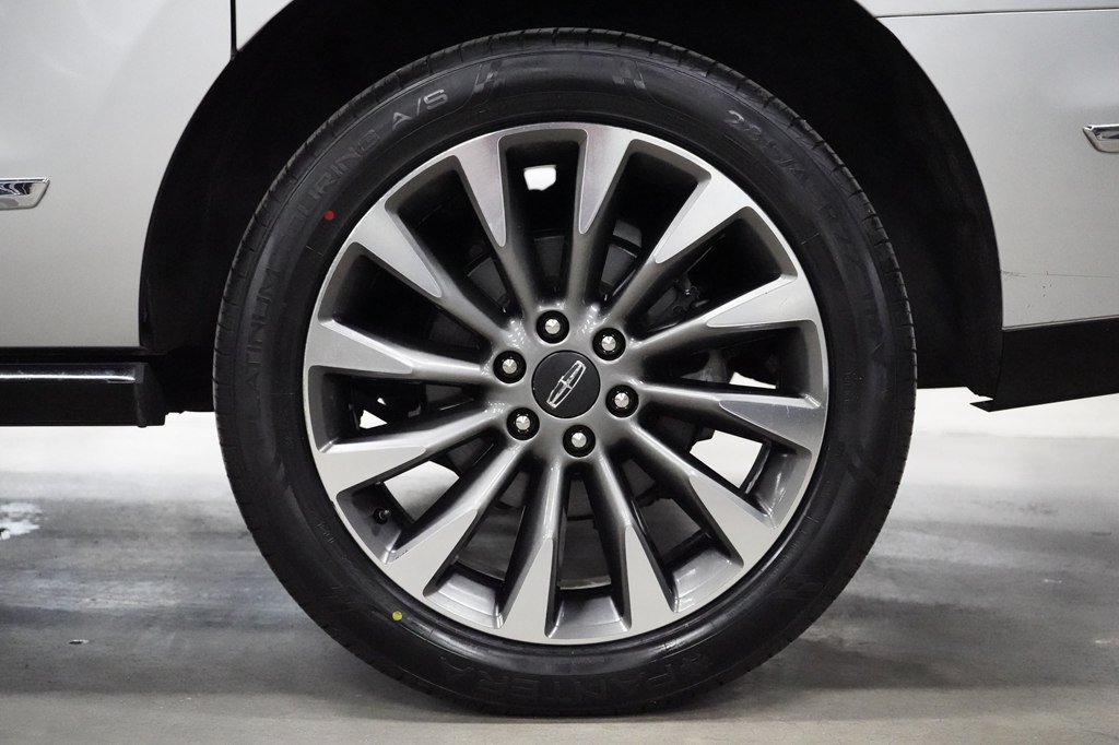 Used 2019 Lincoln Navigator L Select RWD image 36