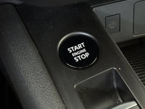 Used 2025 Nissan Kicks SV FWD image 21