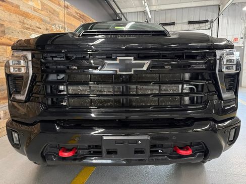 Used 2025 Chevrolet Silverado 3500 LTZ w/ LTZ Plus Package AWD/4WD image 6