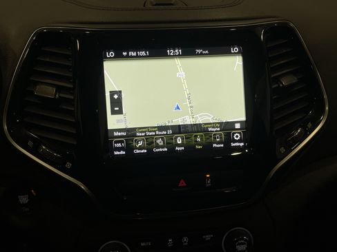 Used 2022 Jeep Cherokee Limited w/ Elite Package AWD/4WD image 22