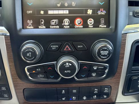 Used 2017 RAM 1500 Laramie w/ Convenience Group AWD/4WD image 22