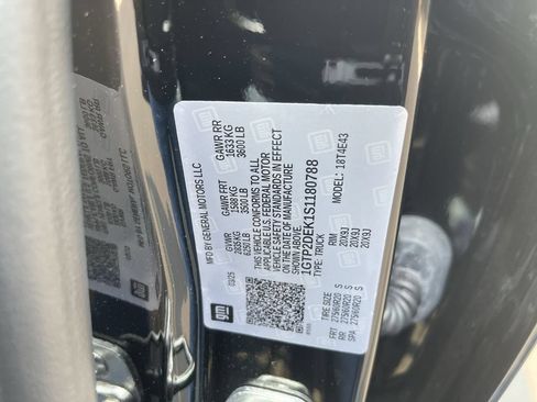 Certified 2025 GMC Canyon AT4 w/ Nightfall Edition AWD/4WD image 35